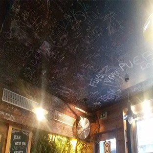 Happy ceiling for Happy hours !
